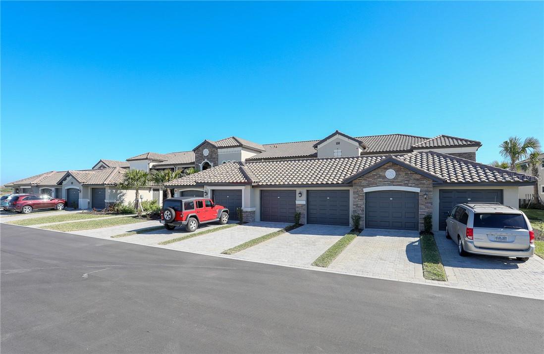 5558 PALMER CIR #106 - Photo 1