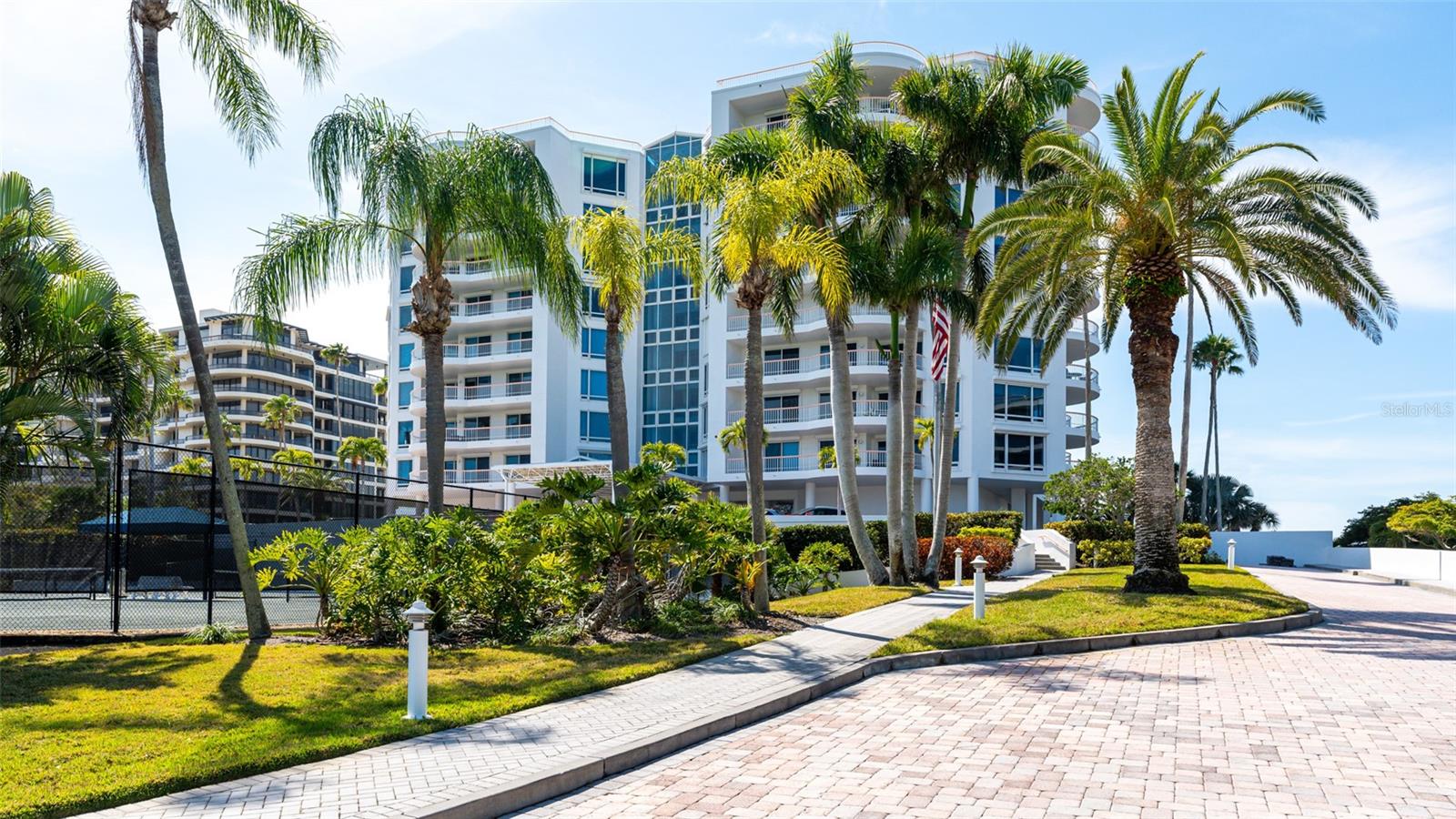 455 LONGBOAT CLUB RD #PH1 - Photo 1