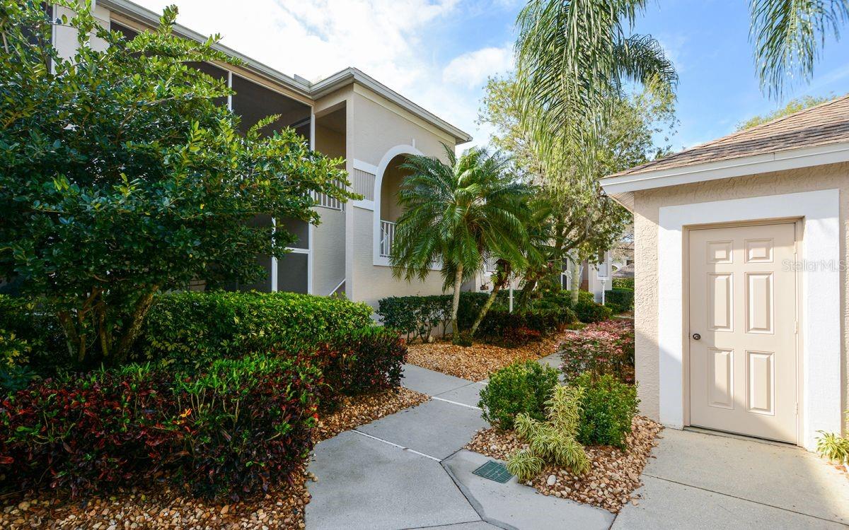 9611 CASTLE POINT DR #916 - Photo 1