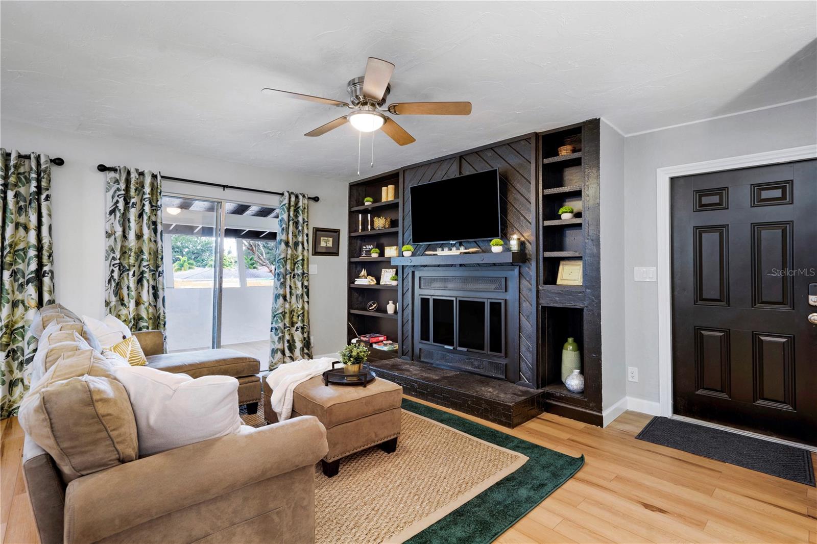 4705 HOLLINGSWORTH AVE - Photo 1