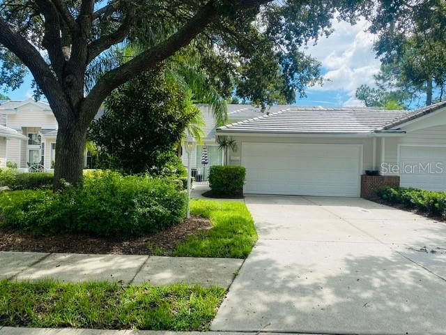 7711 WHITEBRIDGE GLN - Photo 1