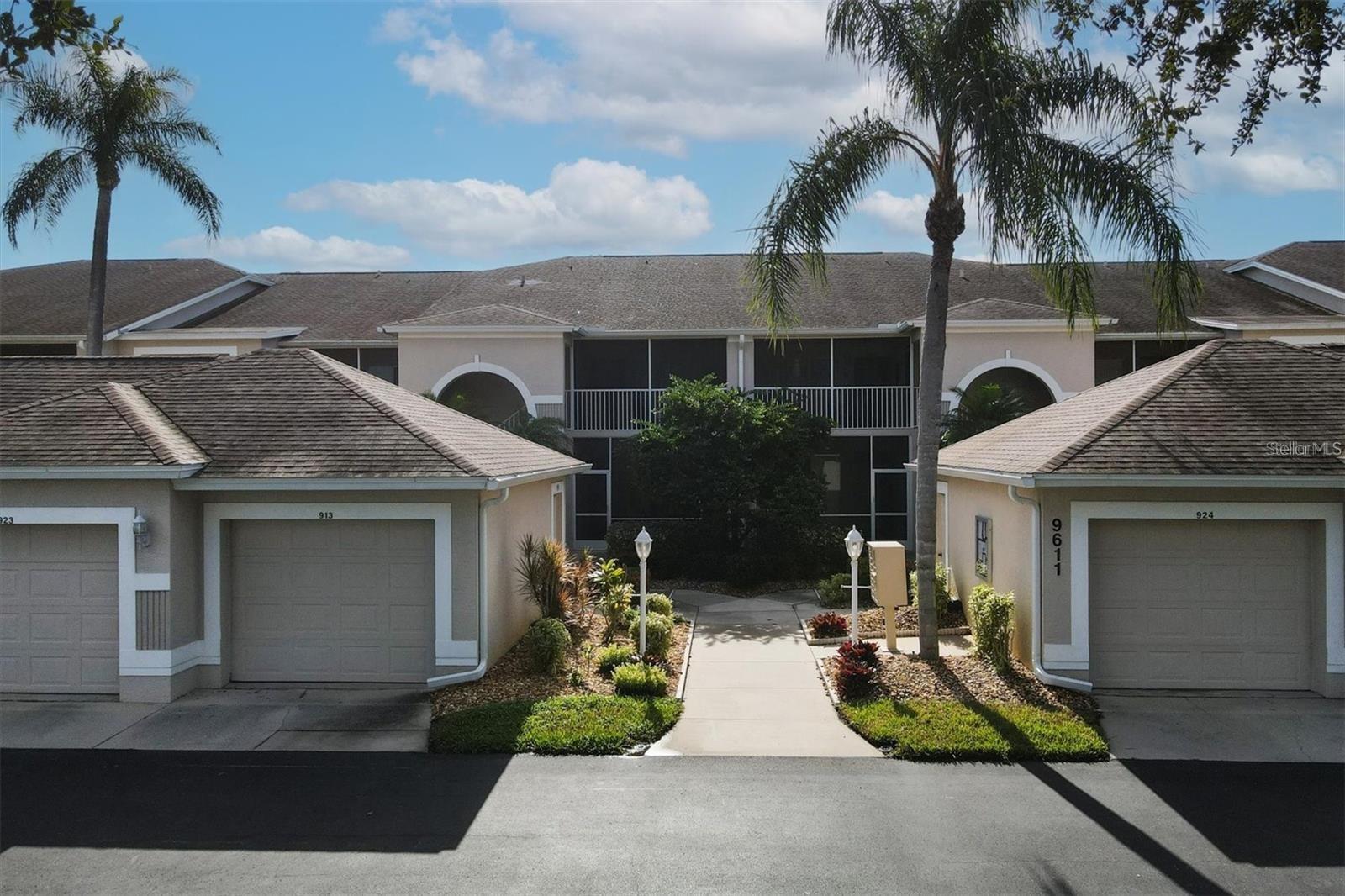 9611 CASTLE POINT DR #915 - Photo 1