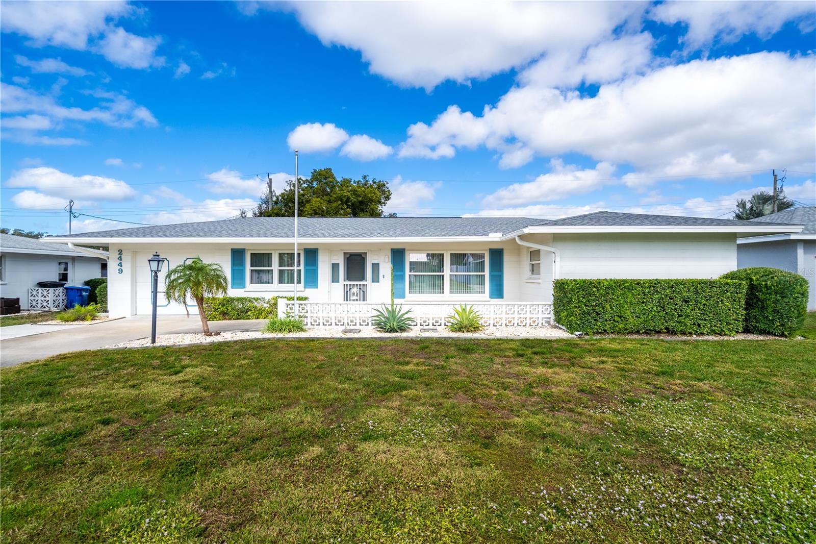 2449 BREAKWATER CIR - Photo 1