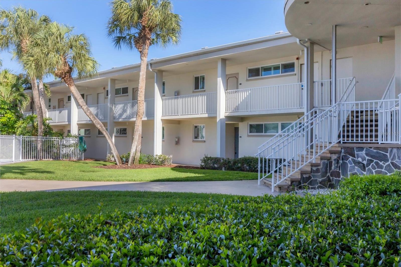 500 S WASHINGTON DR #5B - Photo 1