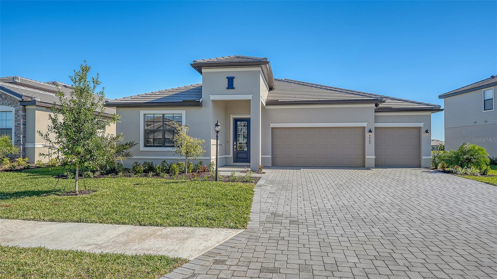 4909 OYSTER PEARL ST - Photo 1
