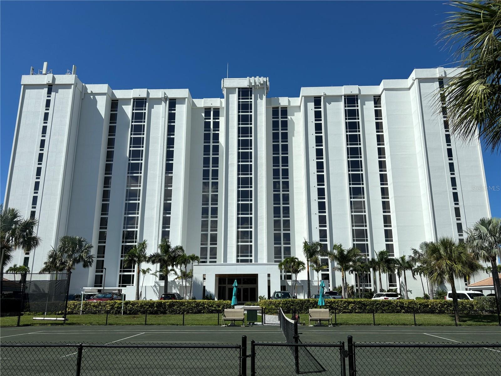 2425 GULF OF MEXICO DR #7F - Photo 1