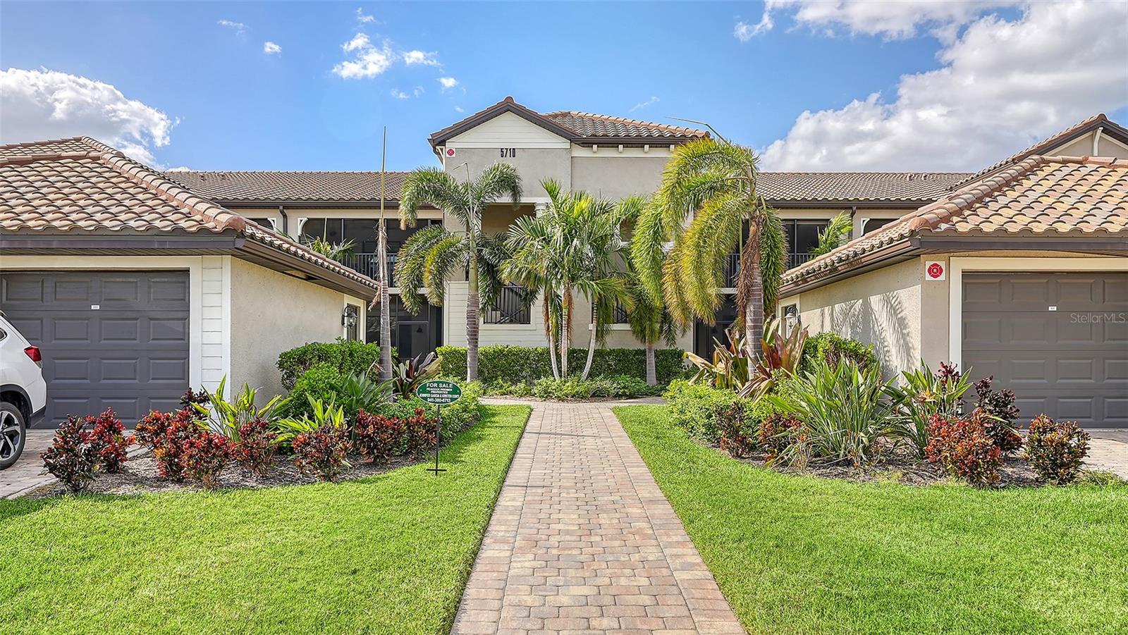 5710 PALMER CIR #201 - Photo 1