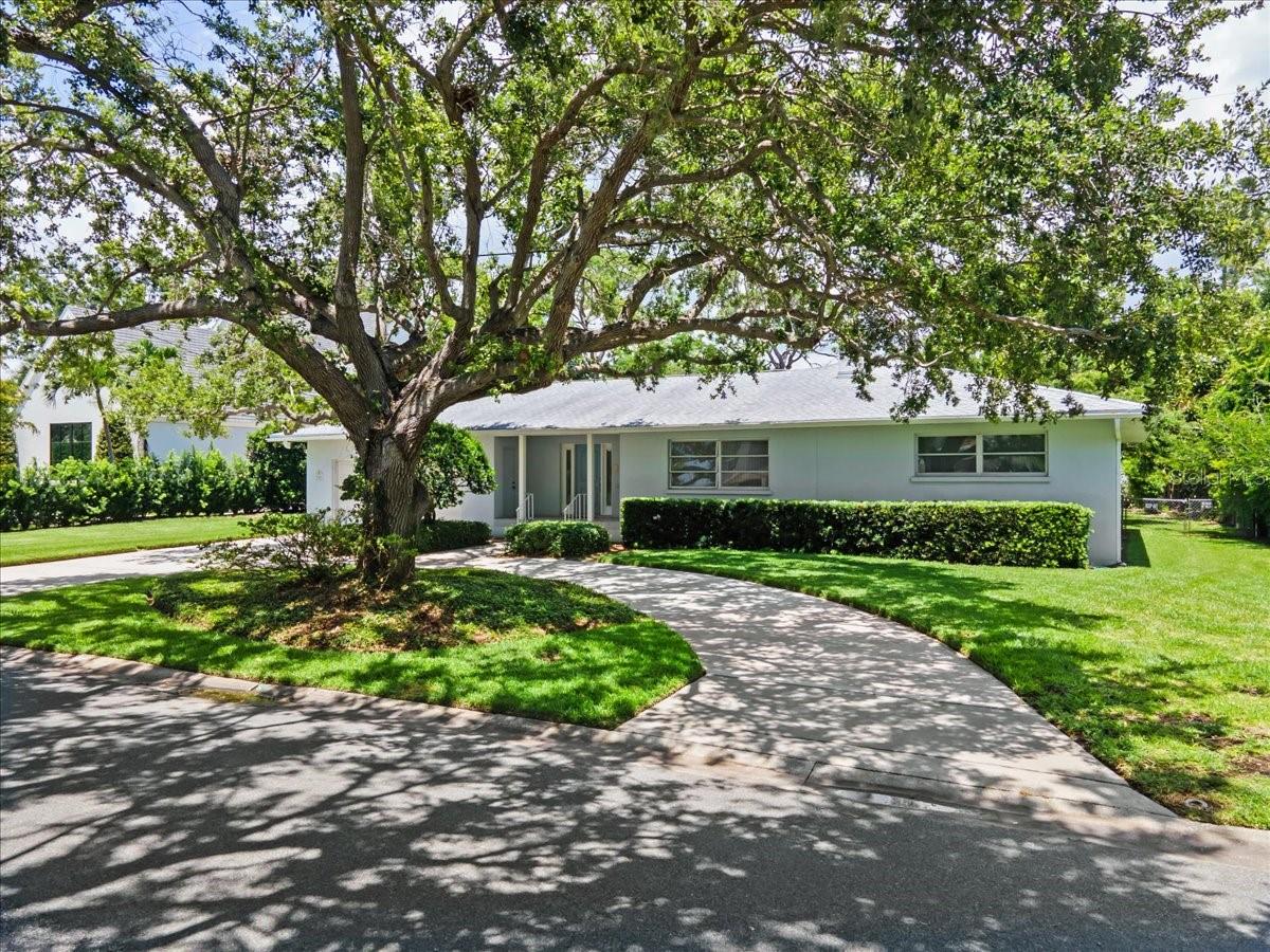 1541 FLOWER DR - Photo 1
