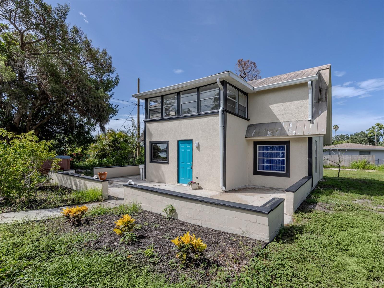 305 CHAUNCEY AVE - Photo 1