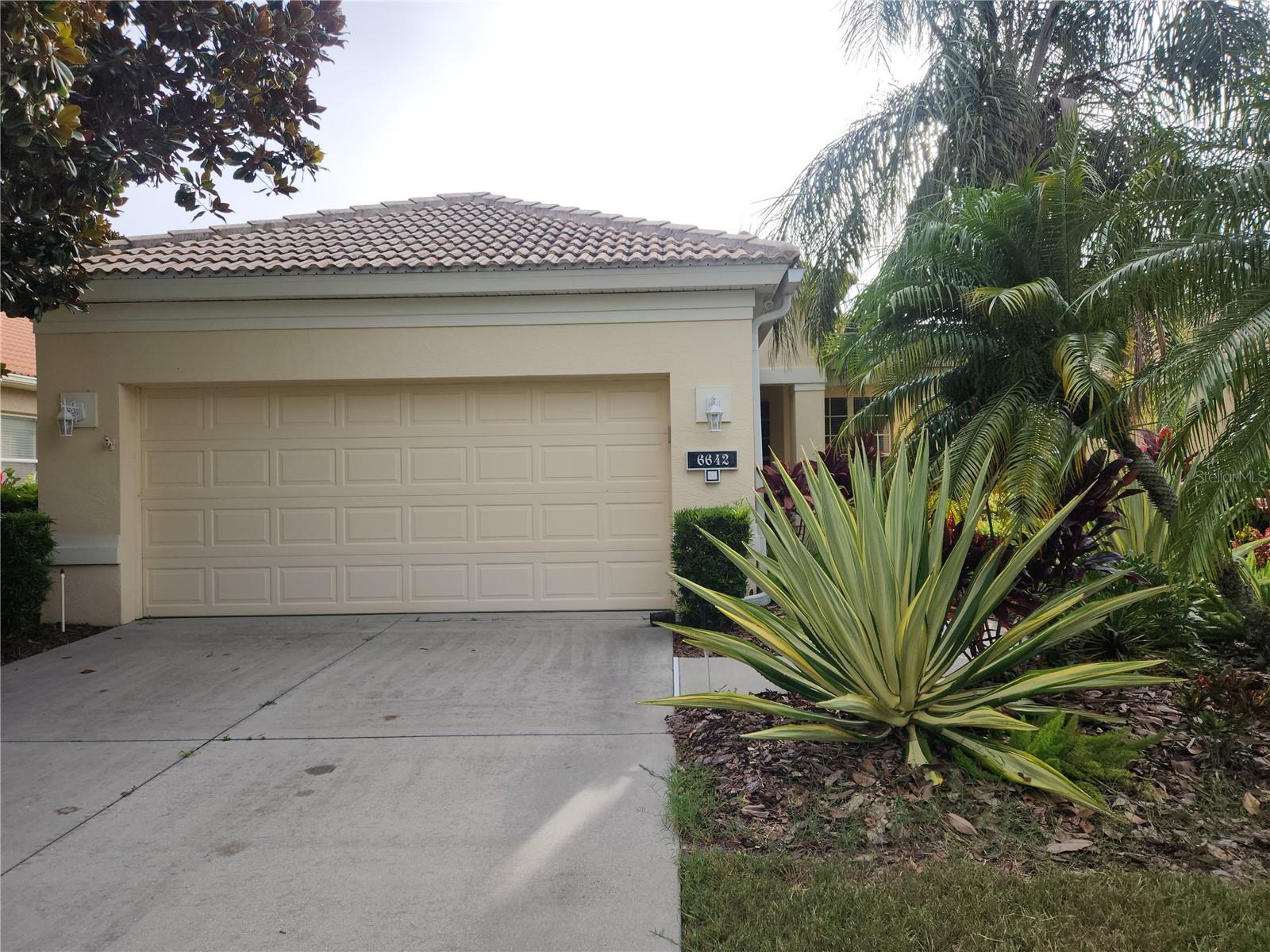 6642 TAILFEATHER WAY - Photo 1