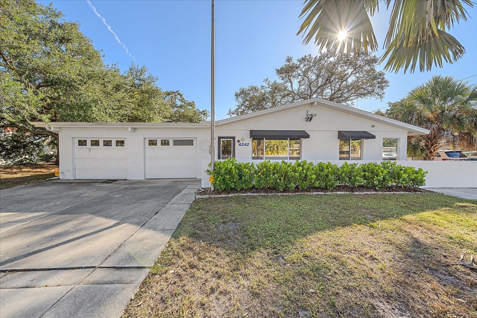 4242 MCINTOSH LN - Photo 1