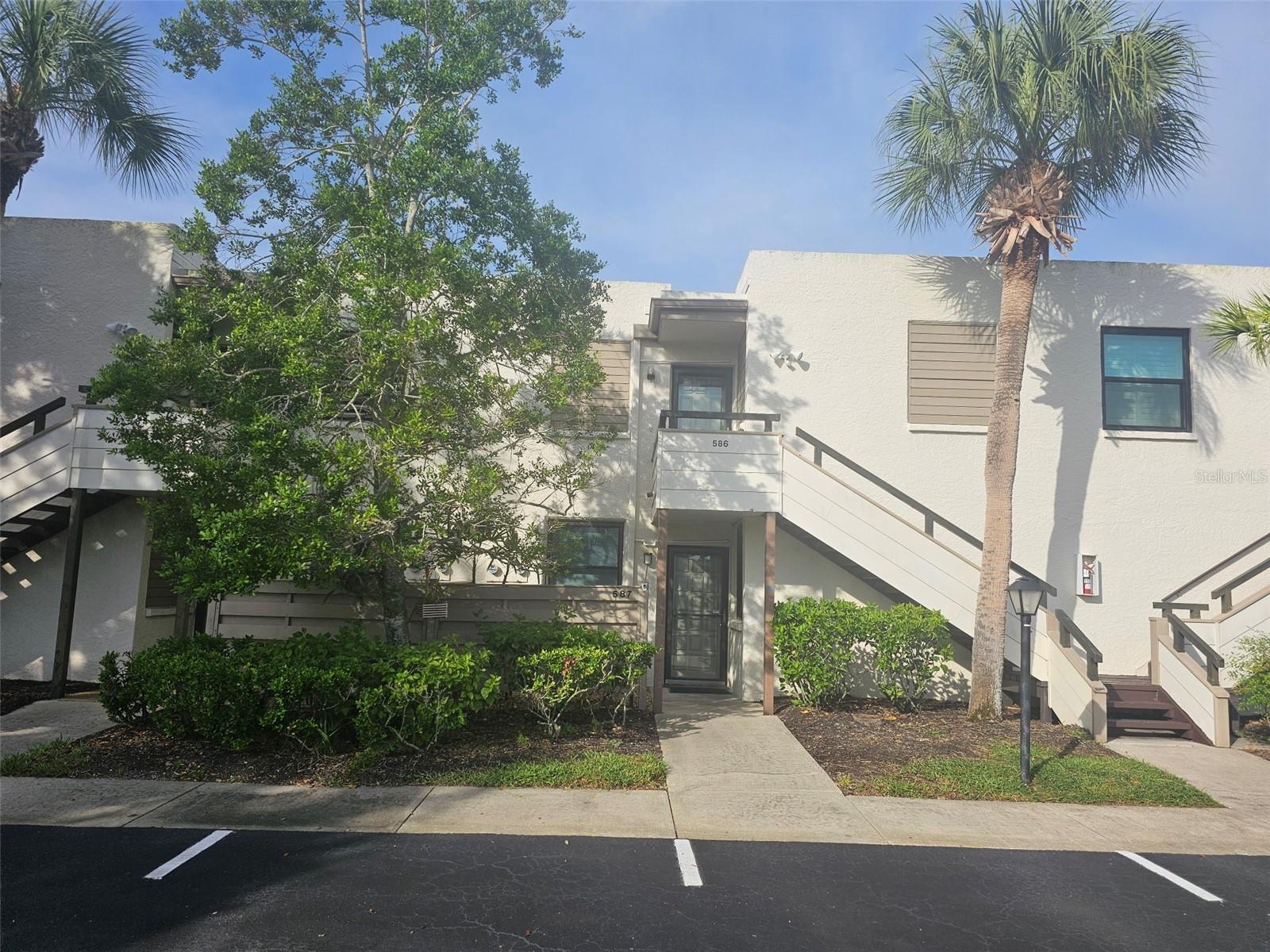 586 LAKESIDE DR #586 - Photo 1