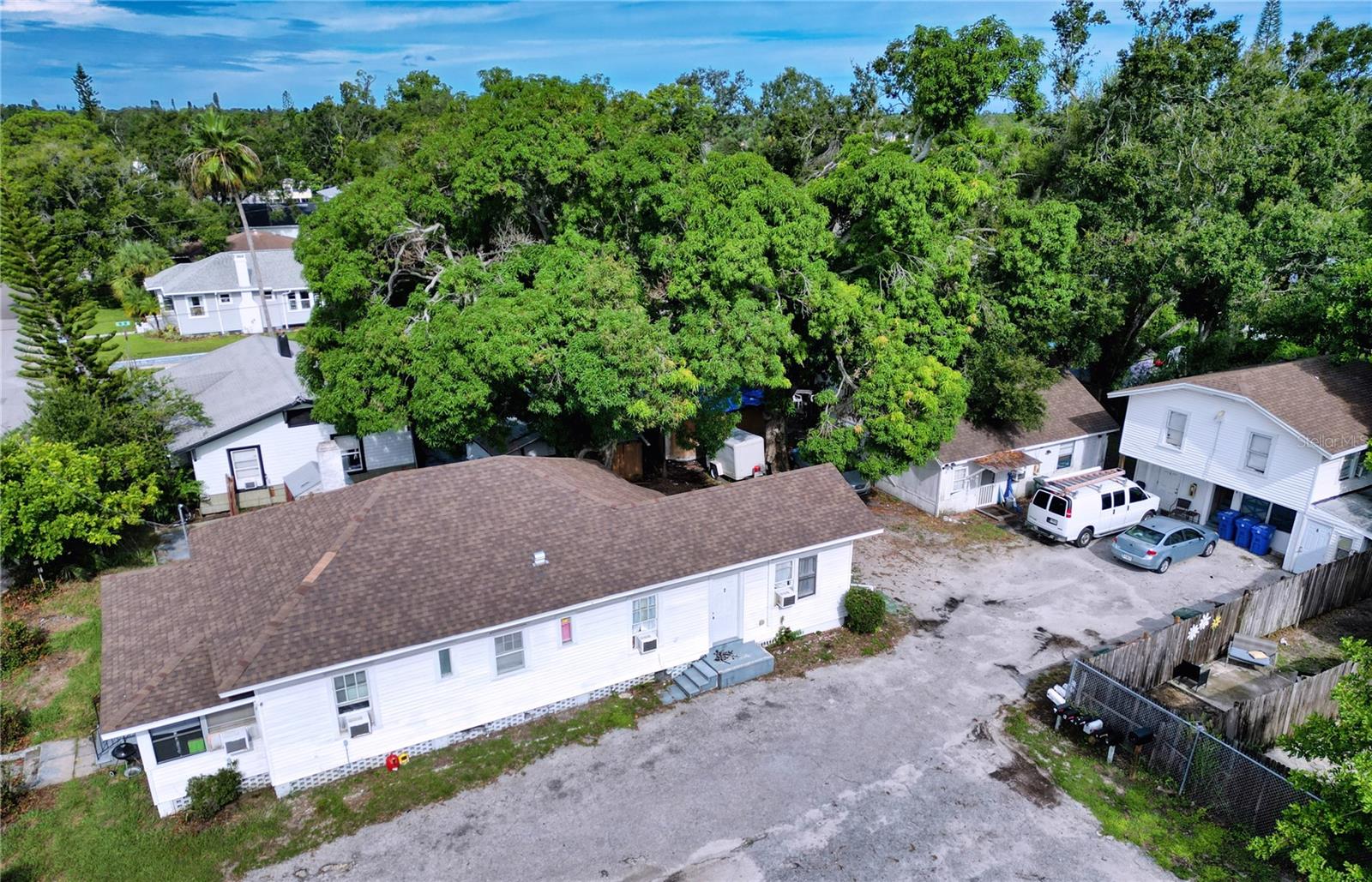 1514 12TH AVE W - Photo 1