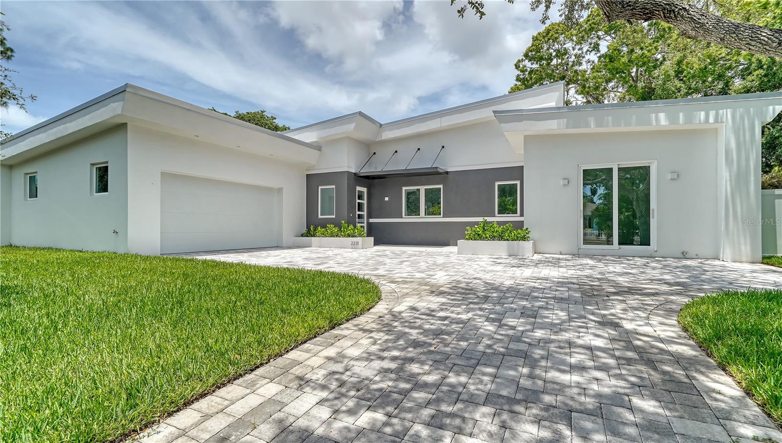 2231 WOOD ST - Photo 1