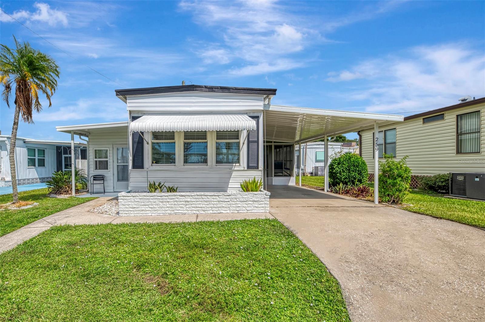 259 INNER DR E - Photo 1