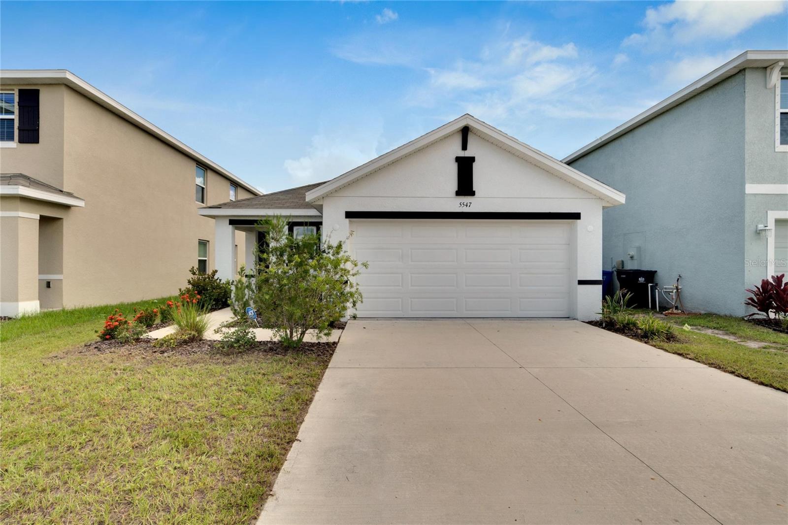 5547 LOGAN CAVE AVE - Photo 1