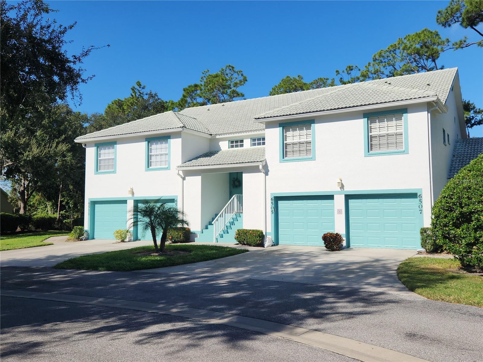 6503 FAIRWAY GARDENS DR - Photo 1