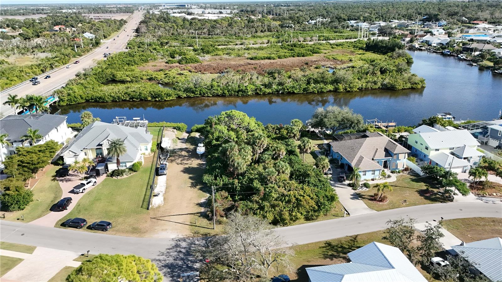 BAYVIEW DR - Photo 1