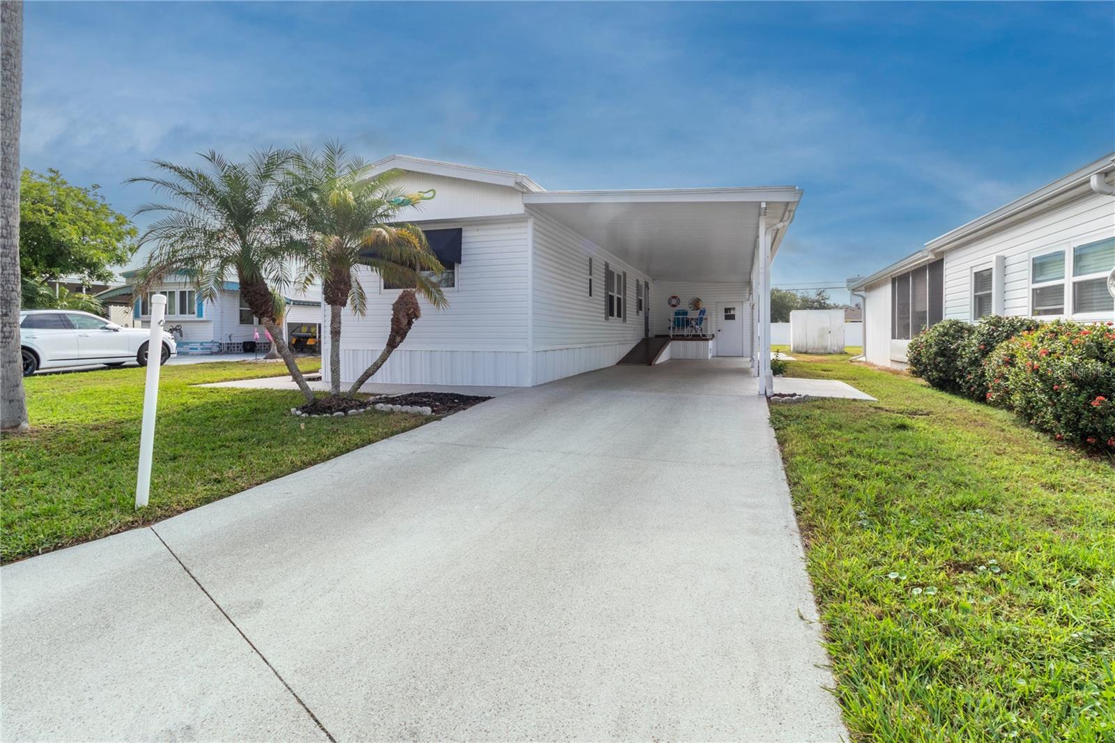 214 LEISURE WAY - Photo 1