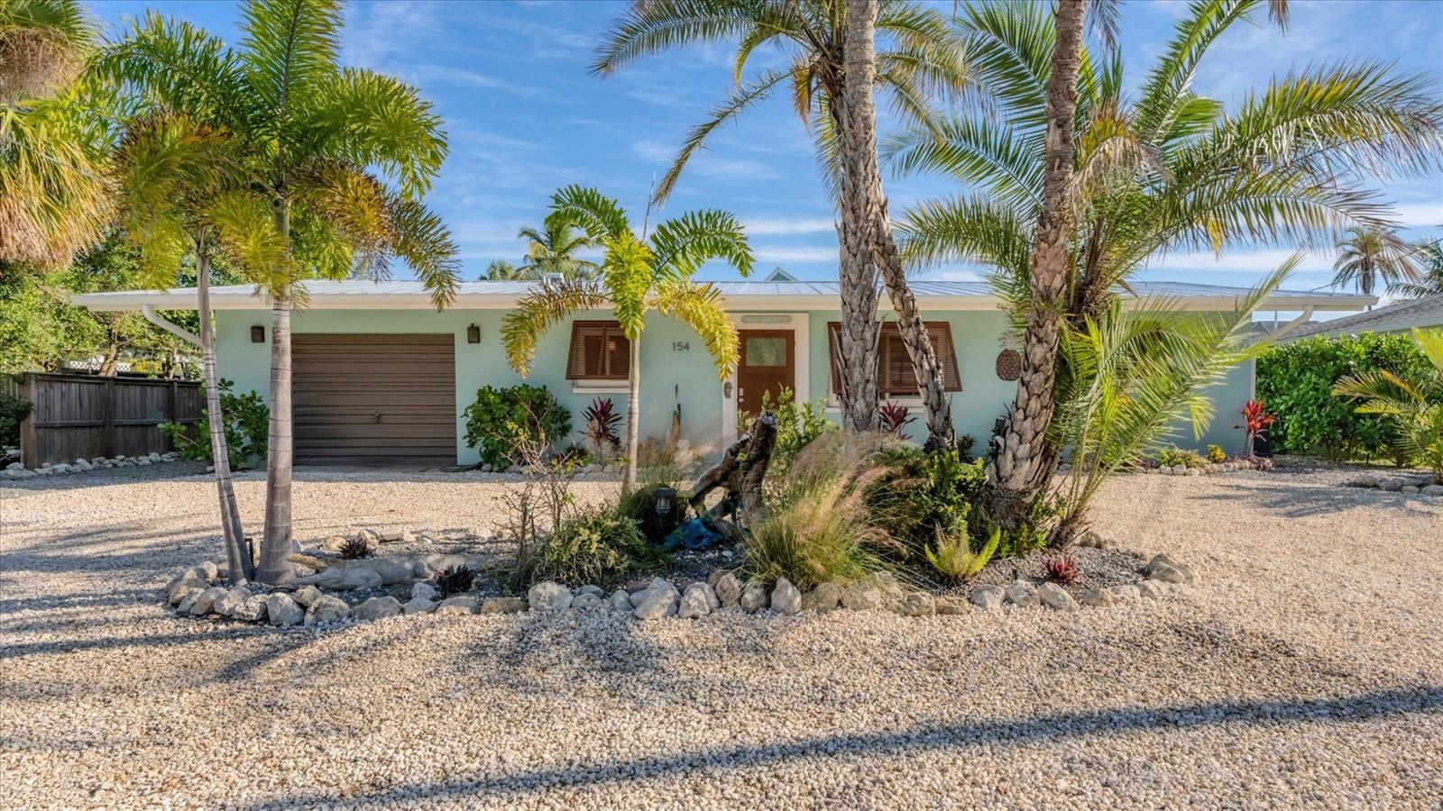 154 CRESCENT DR - Photo 1