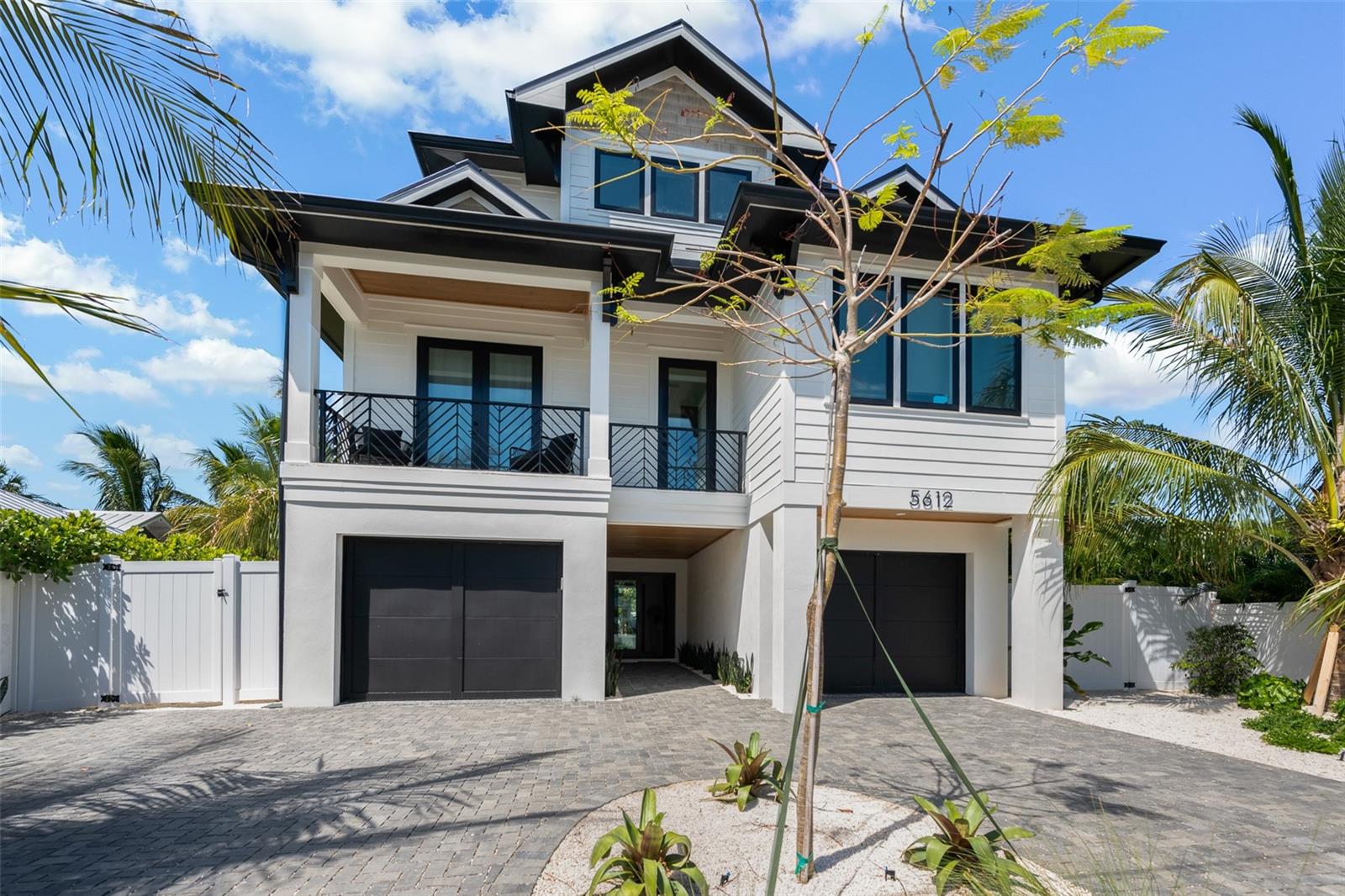 5612 GUAVA ST - Photo 1