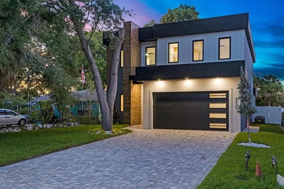 2475 BAY ST - Photo 1