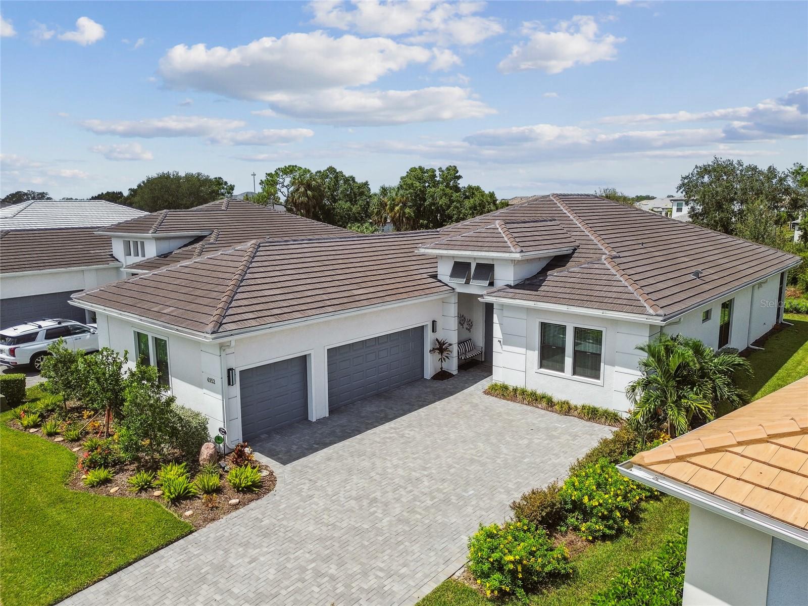 4952 SURFSIDE CIR - Photo 1