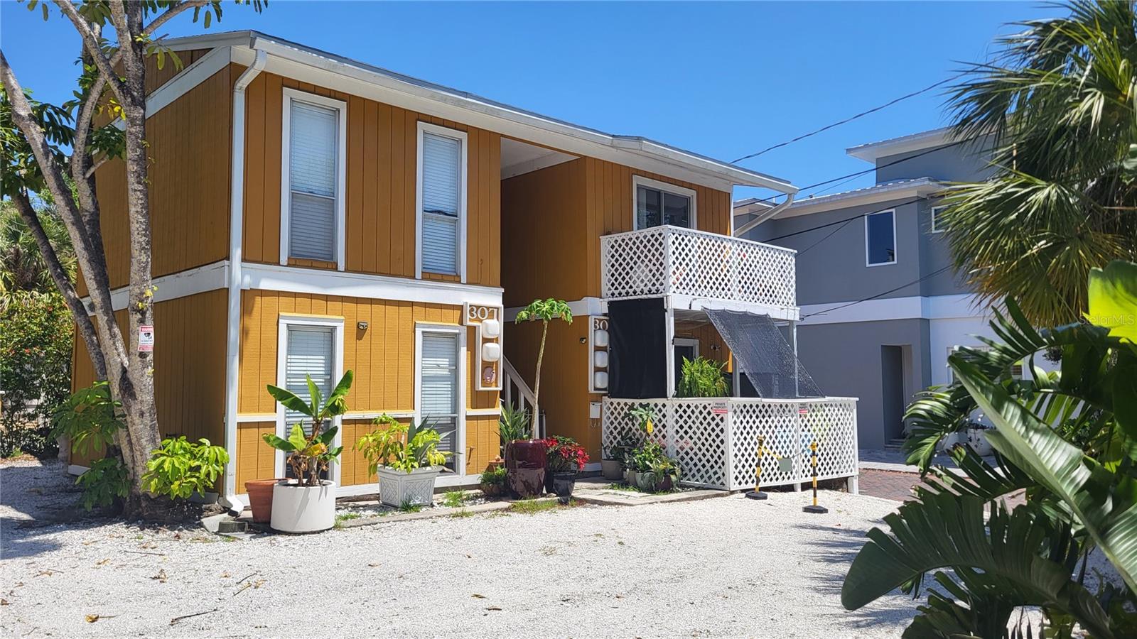 301 S OSPREY AVE - Photo 1