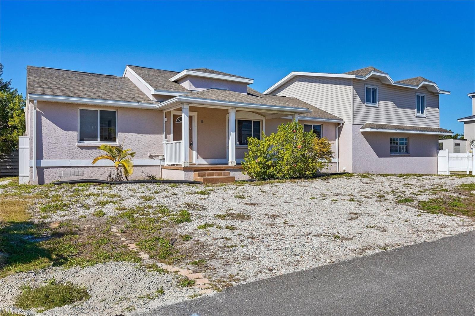 651 JUNGLE QUEEN WAY - Photo 1