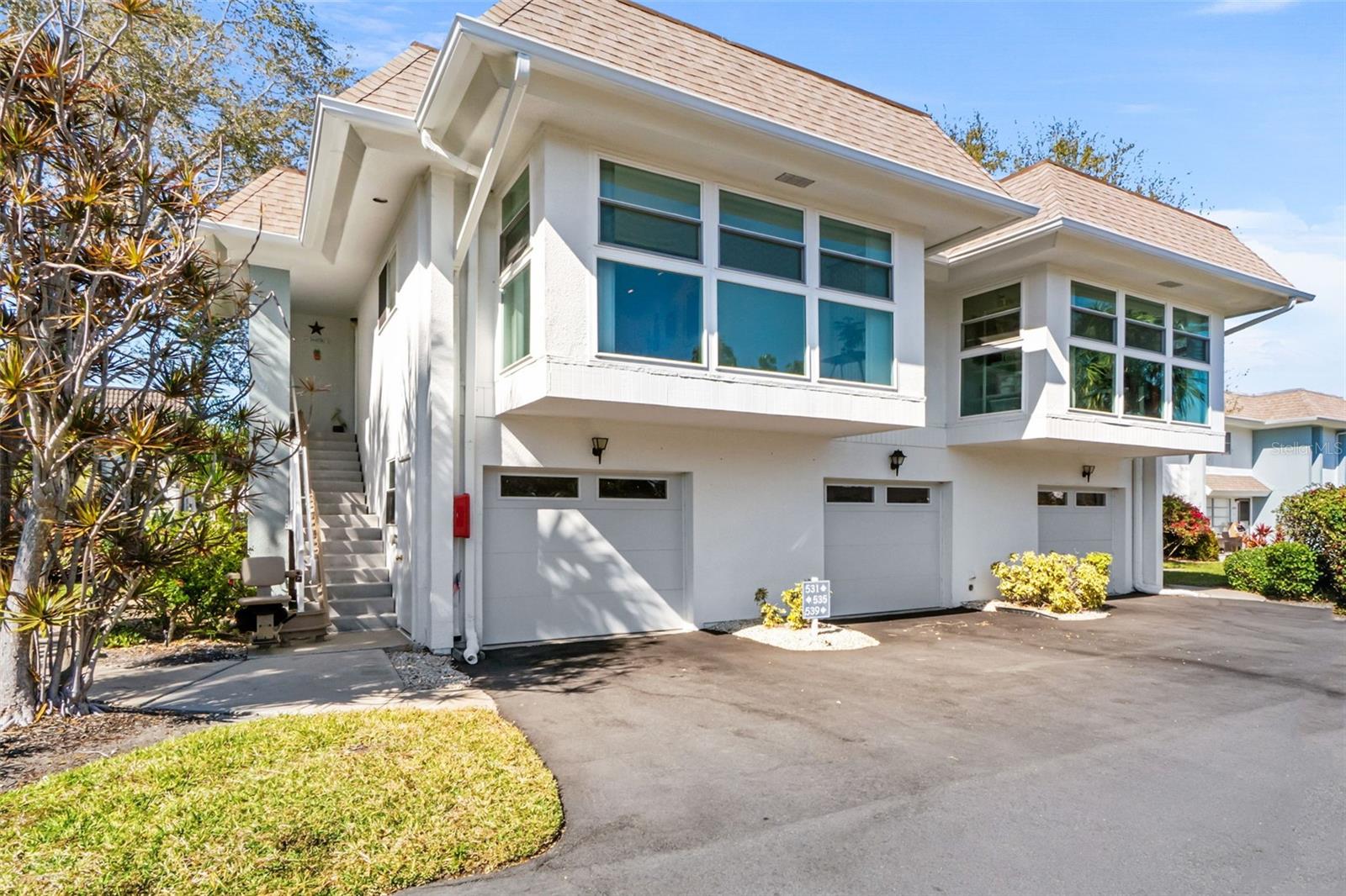 531 SUTTON PL - Photo 1