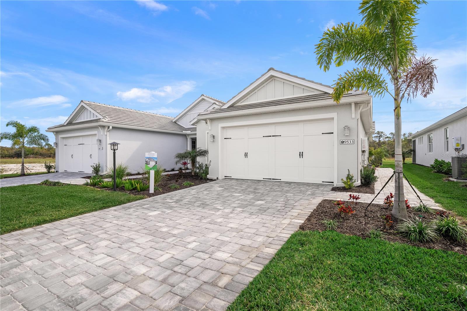 9533 LUNAR DOVE DR - Photo 1
