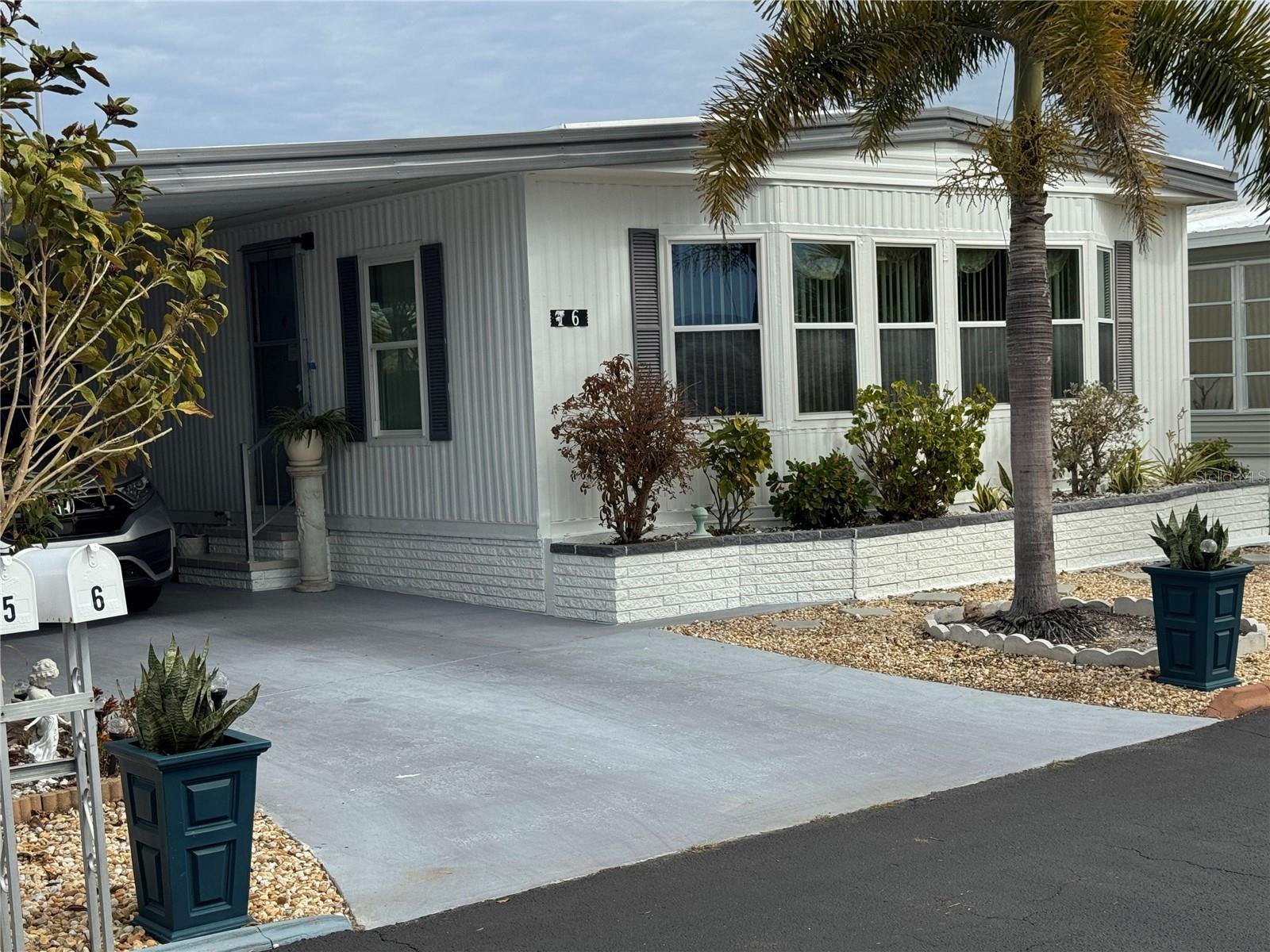 6 LAFITTE DR - Photo 1
