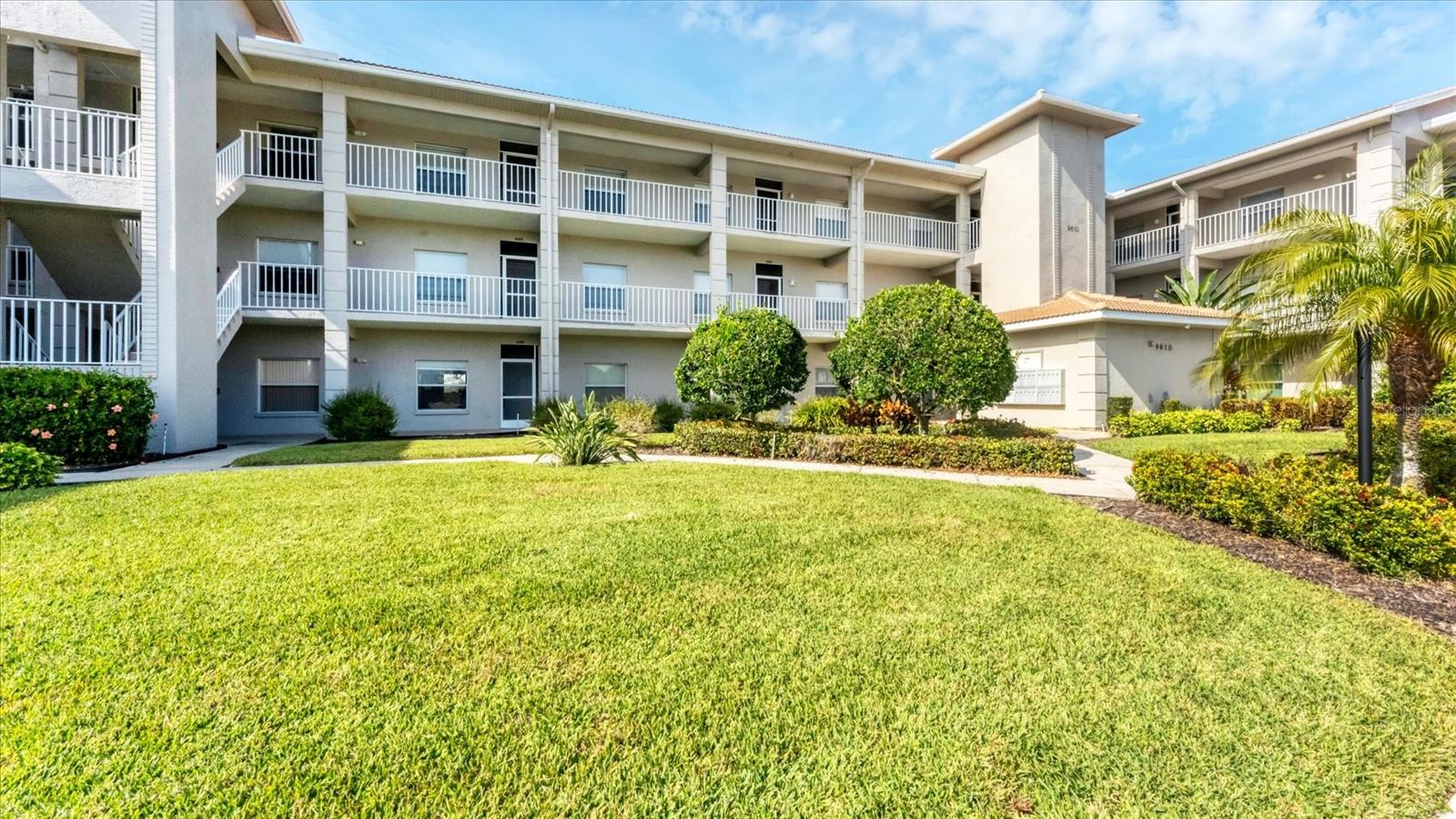 9610 CLUB SOUTH CIR #4106 - Photo 1