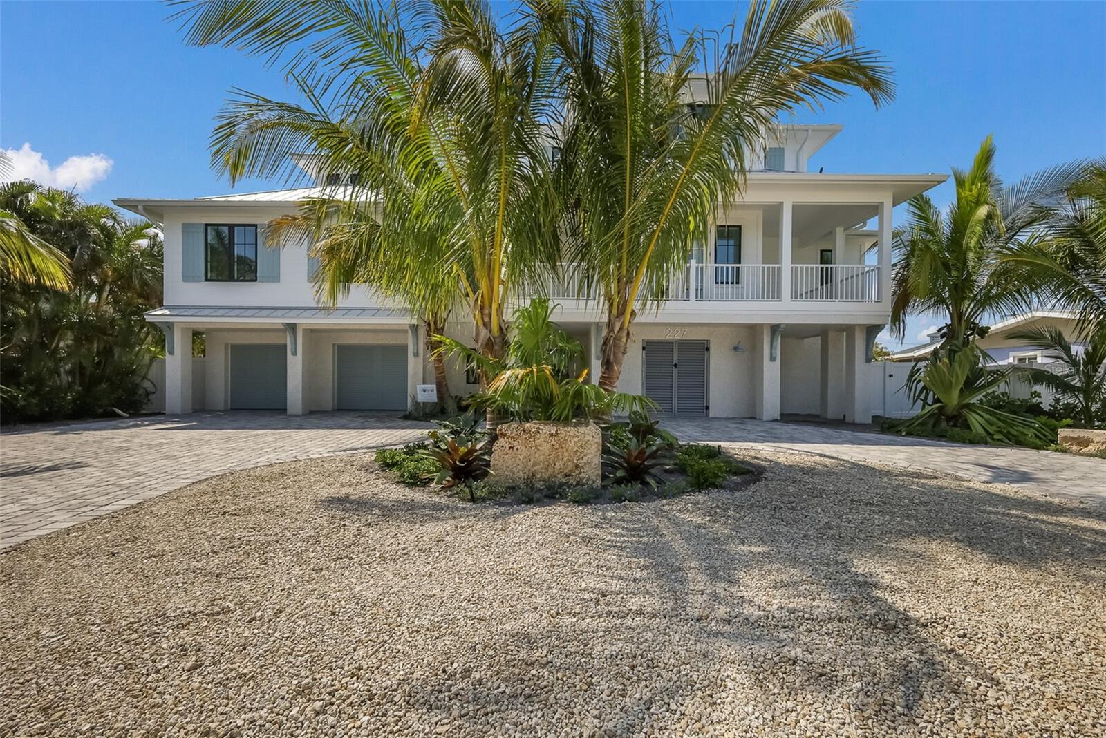 227 S HARBOR DR - Photo 1