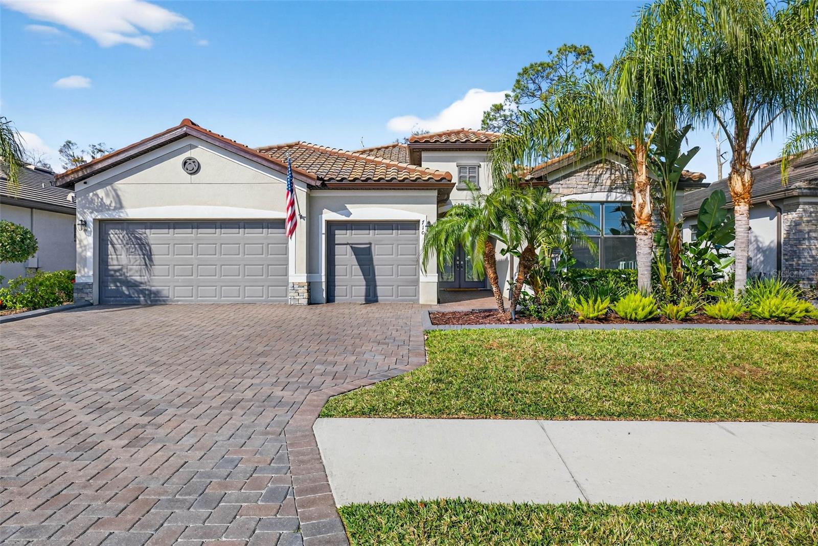 710 ACACIA CT - Photo 1