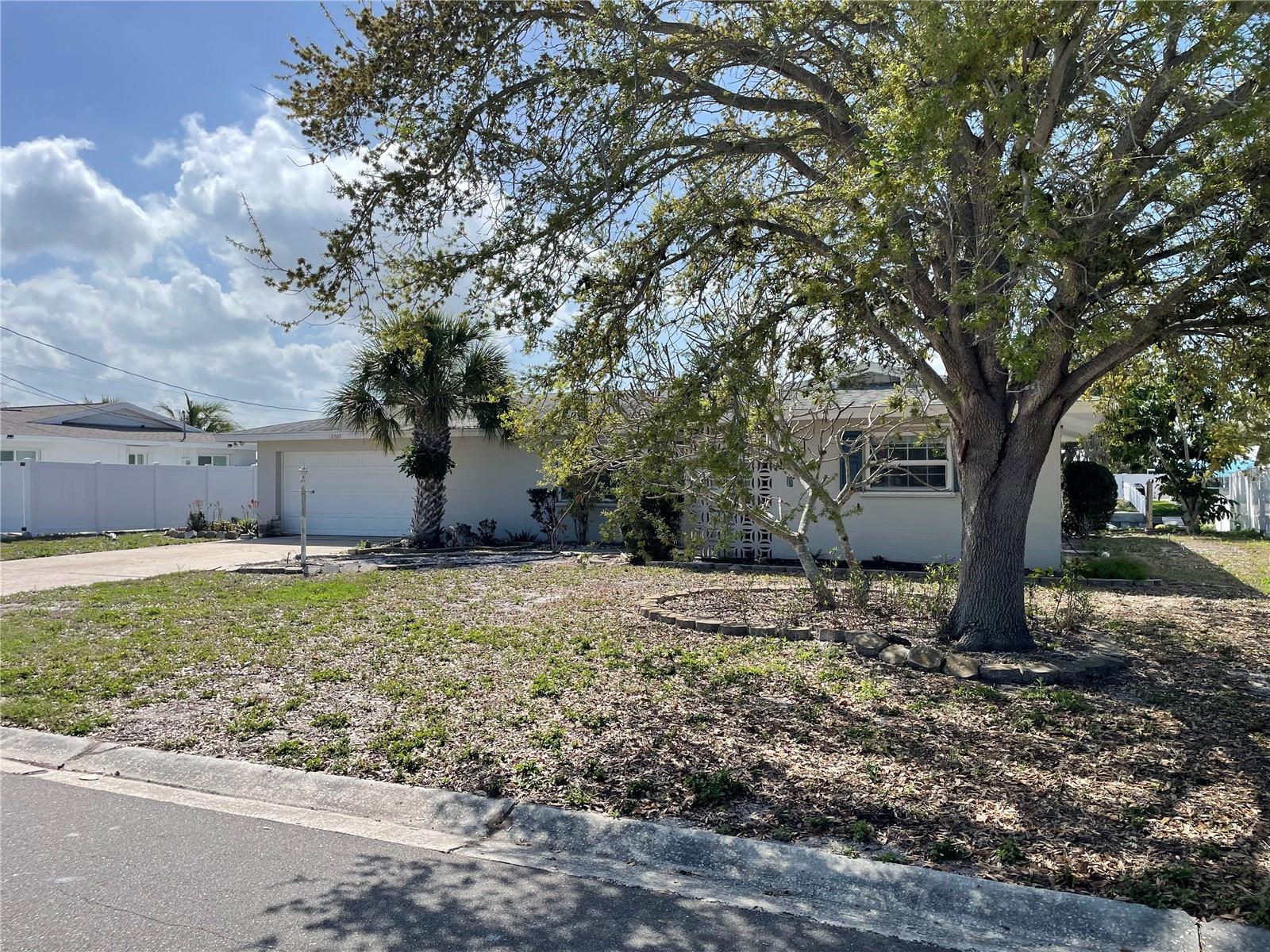 10307 SANDPIPER RD W - Photo 1