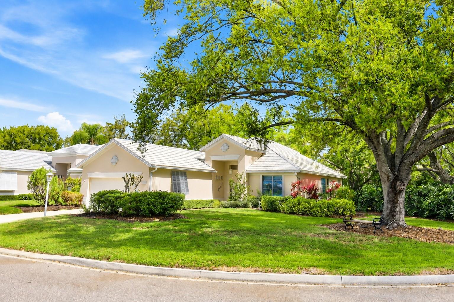 7904 HAMPTON CT - Photo 1