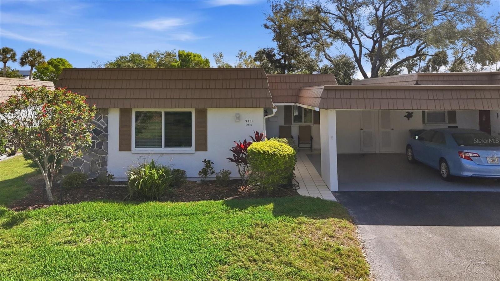 2713 RIVERBLUFF CT #V101 - Photo 1