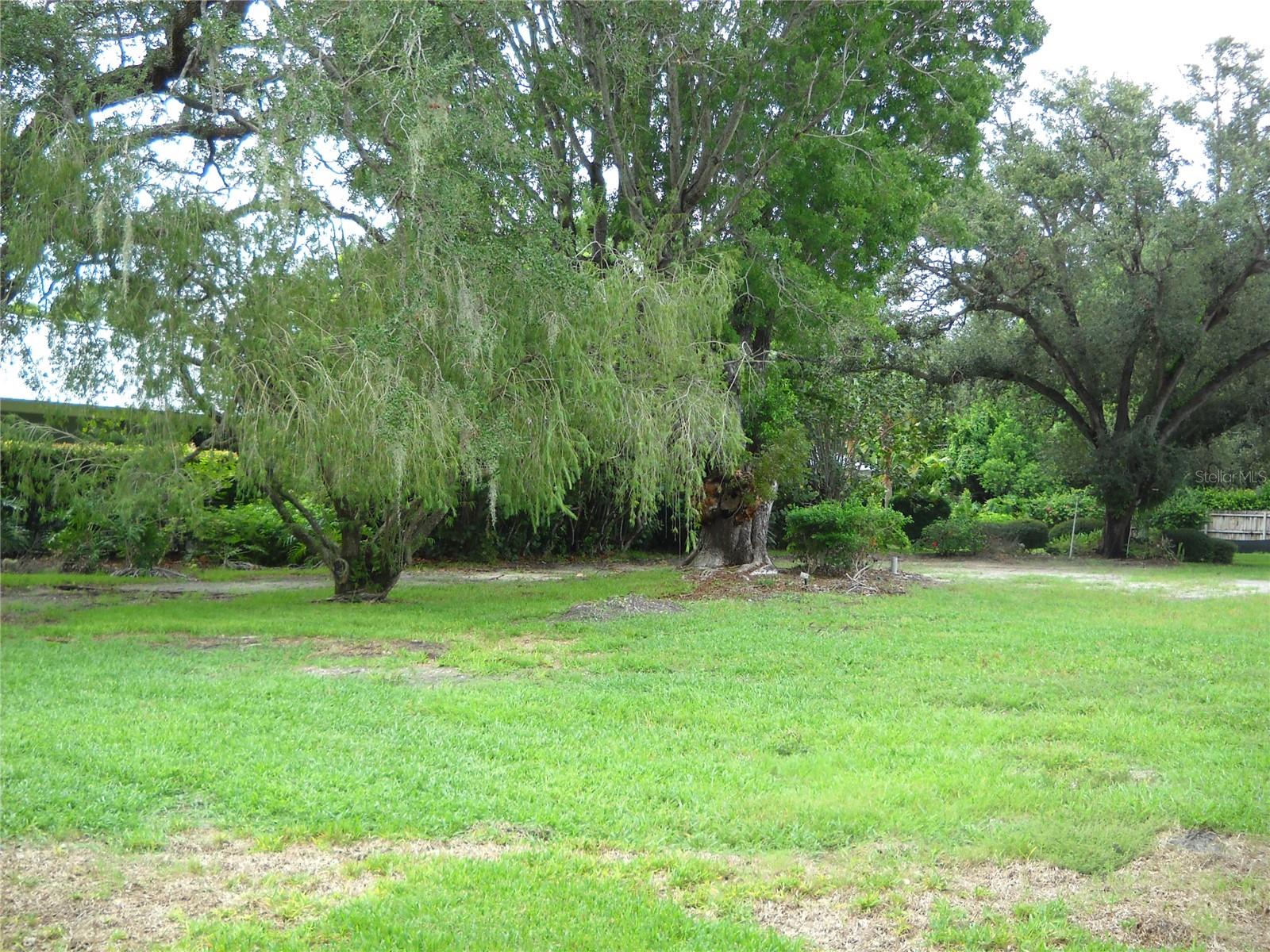 1749 CHEROKEE DR - Photo 1