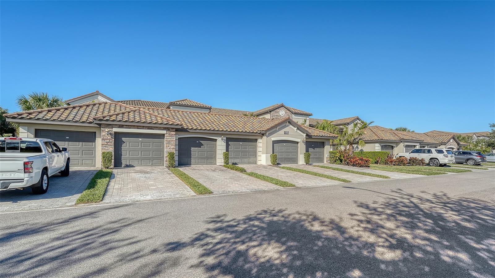 5537 PALMER CIR #201 - Photo 1