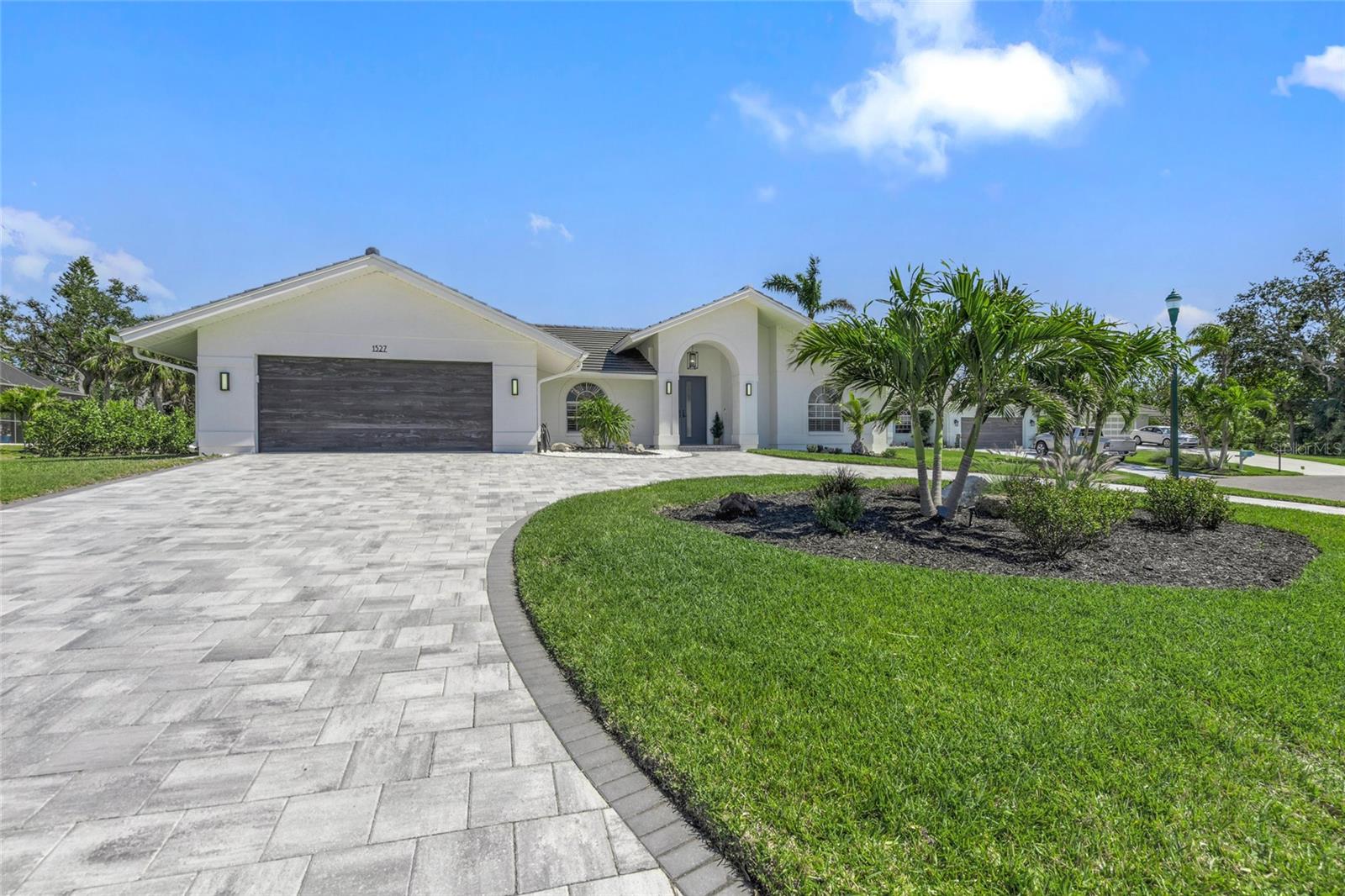 1527 BUOY LN - Photo 1
