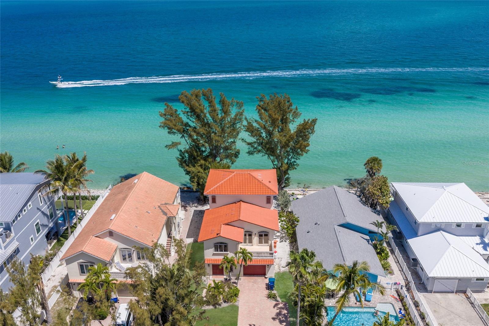 889 N SHORE DR - Photo 1