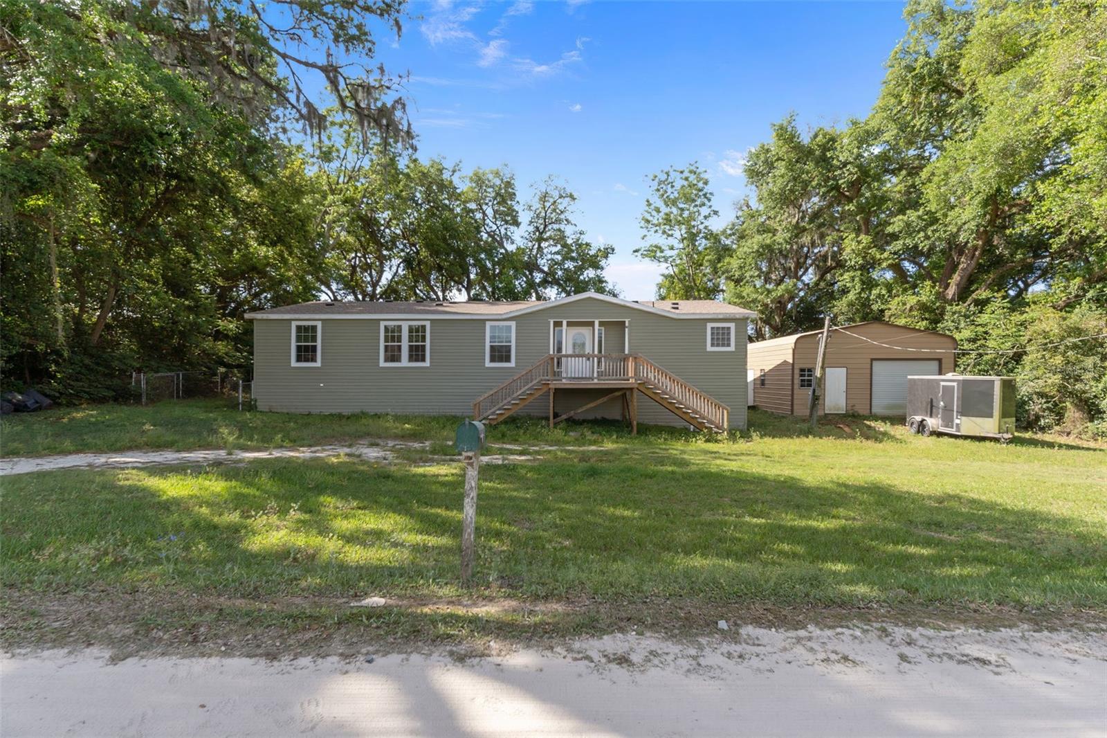 38616 COLEEN AVE - Photo 1