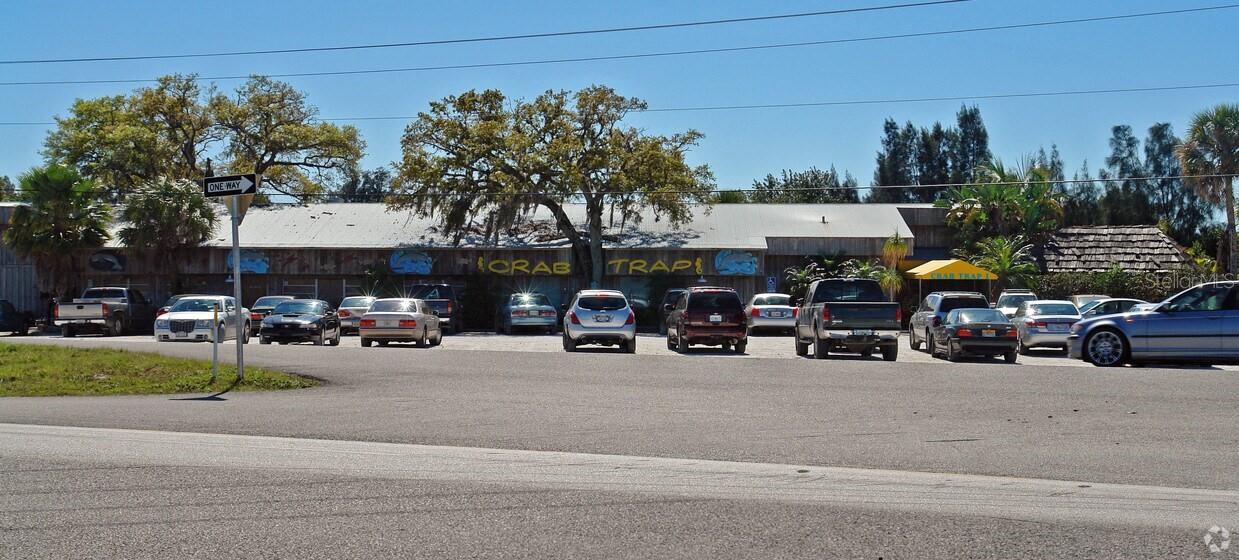 5611 US HIGHWAY 19 - Photo 1