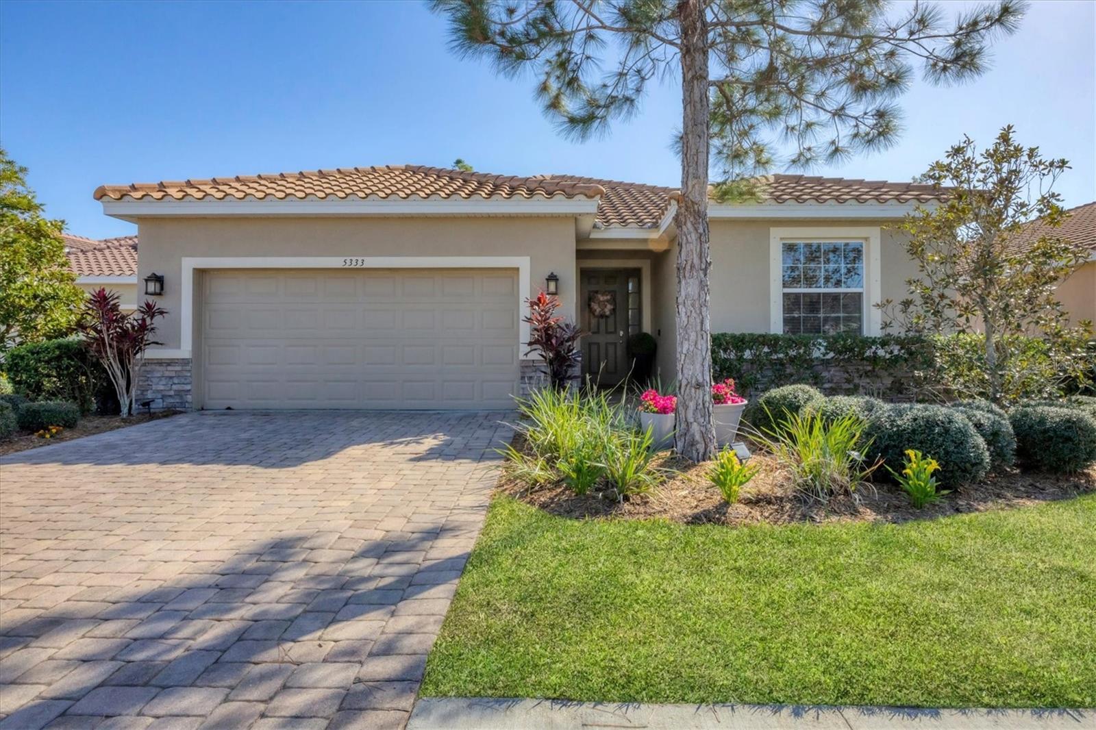5333 CHARLIE BROWN LN - Photo 1