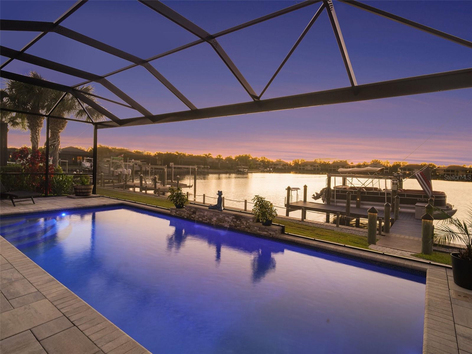1018 OVERLOOK CT - Photo 1