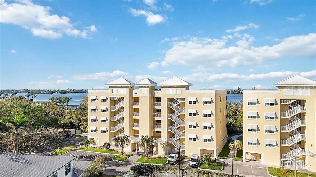 280 HIDDEN BAY DR #302 - Photo 1