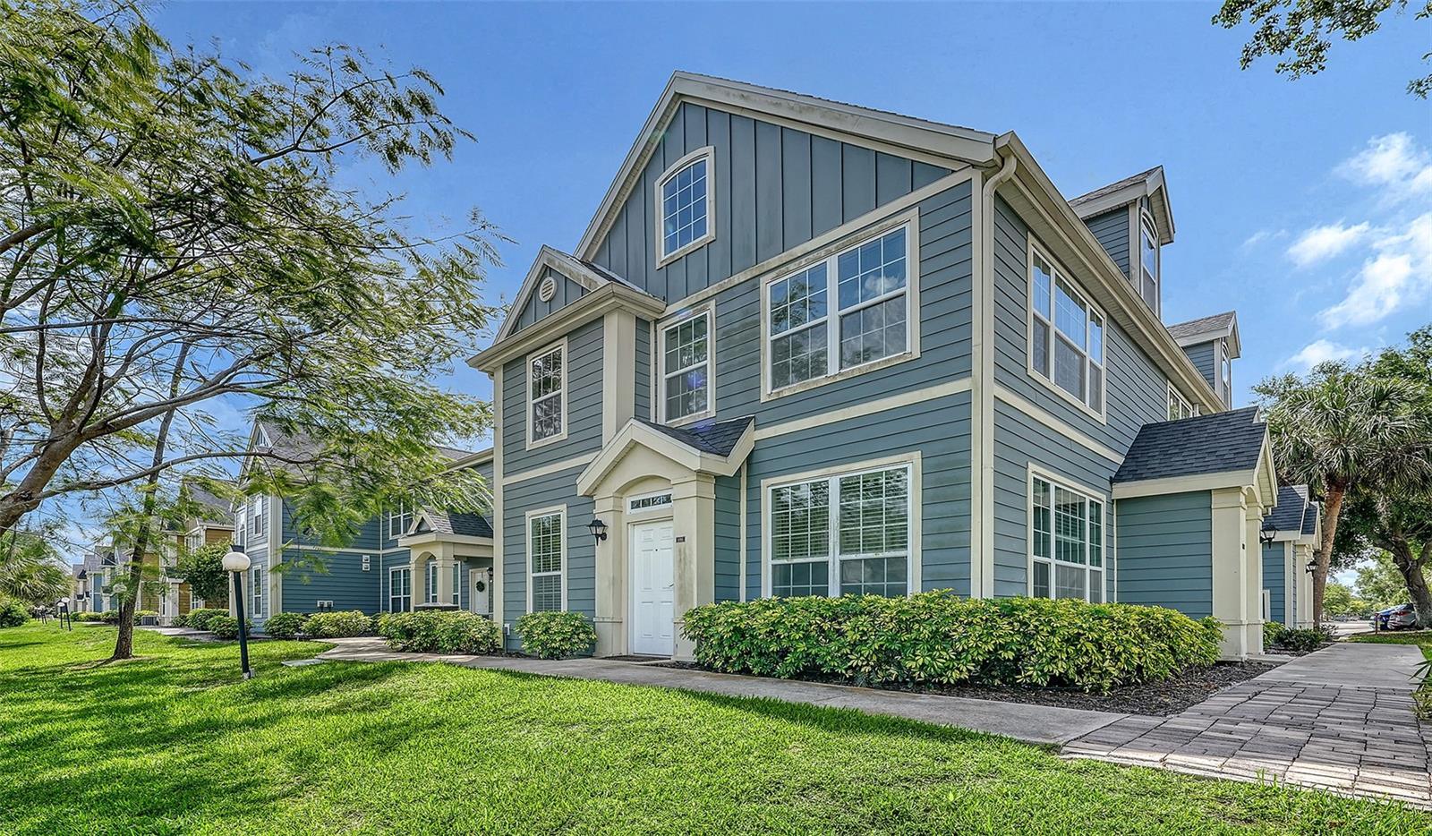 5501 ROSEHILL RD #105 - Photo 1
