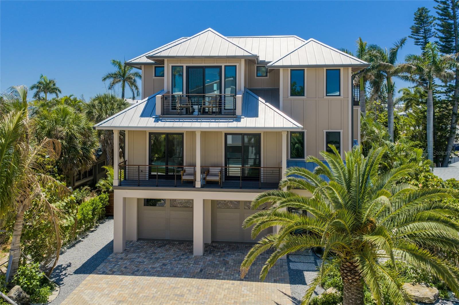 513 N BAY BLVD - Photo 1