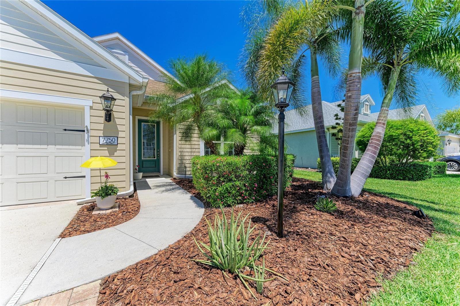 7750 RIDGELAKE CIR - Photo 1